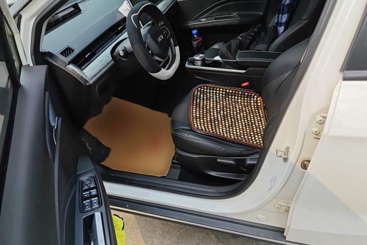 Used NETA V 2022 Chao 400 Lite Interior 3
