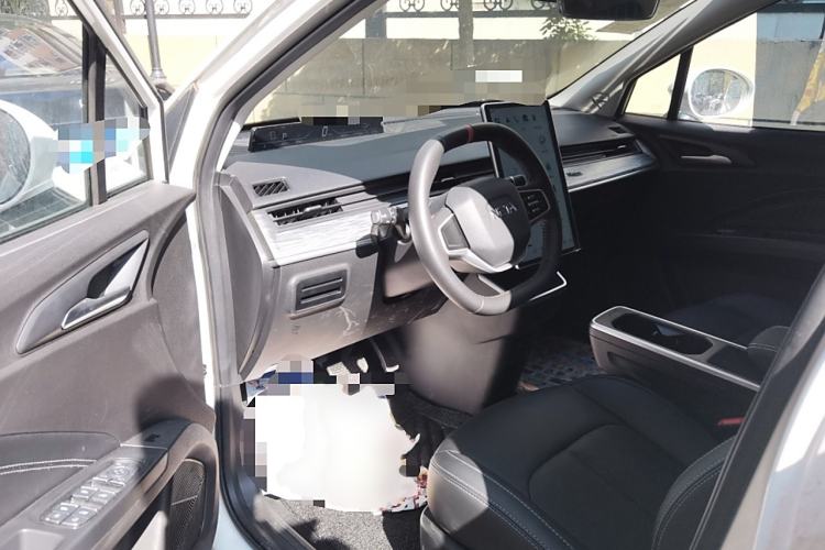 Used NETA V 2022 Chao 300 Lite Ternary Lithium Interior 3