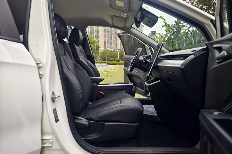 Used NETA V 2022 Chao 400 Lite Interior 7