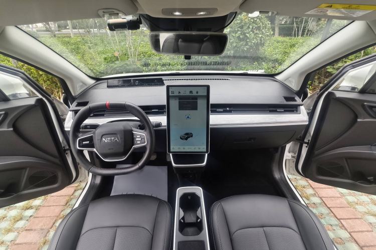 Used NETA V 2022 Chao 400 Lite Interior 8