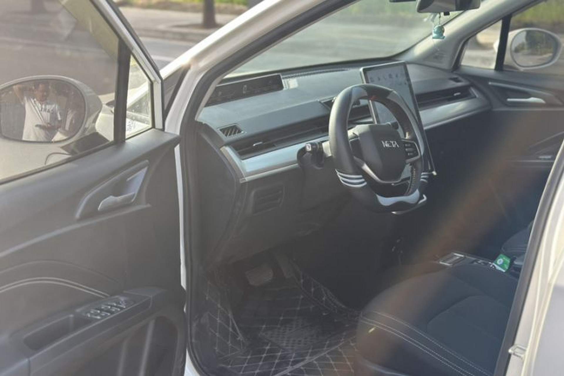 Used NETA V 2022 Standard Range Industry Custom Edition Interior 9