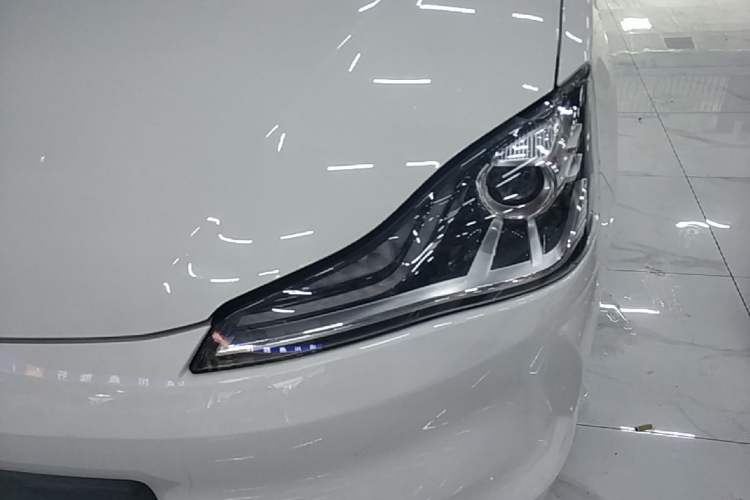 Used NETA V 2022 Pro Long-Range Smart Edition Left Front Headlight