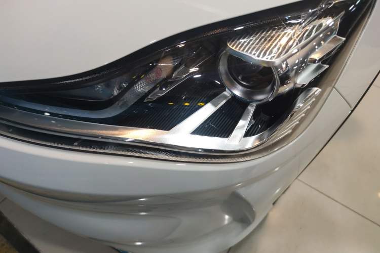 Used NETA V 2022 Chao 400 Lite Left Front Headlight