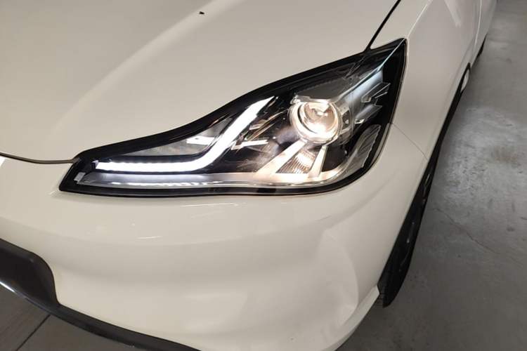 Used NETA V 2022 Chao 300 Lite Lithium Iron Phosphate Left Front Headlight