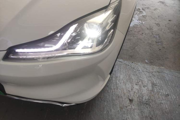 Used NETA V 2022 Chao 400 Left Front Headlight