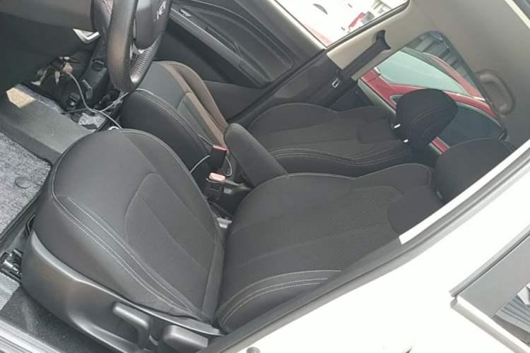 Used NETA V 2022 Standard Range Industry Custom Edition Left Front Seat
