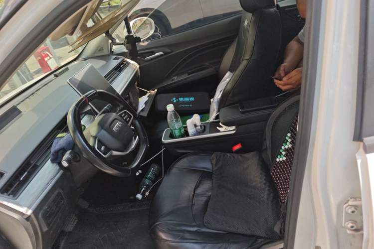 Used NETA V 2022 Pro Long-Range Smart Edition Left Front Seat