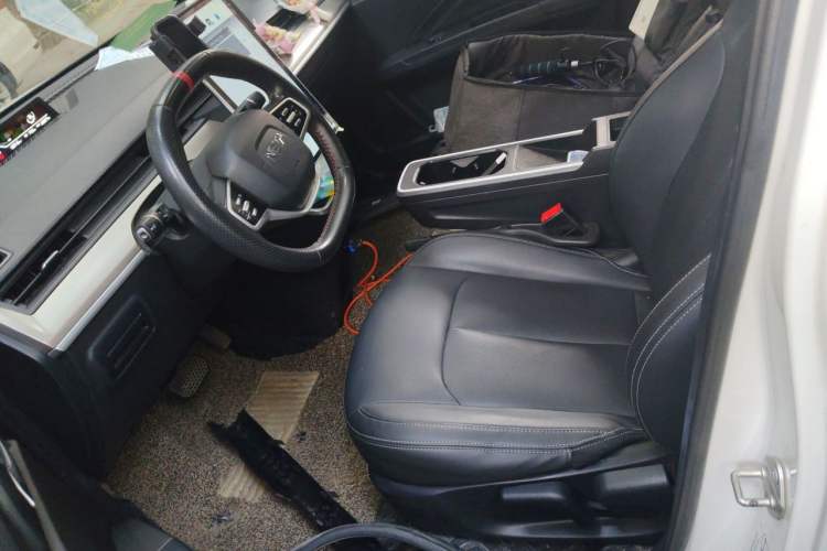 Used NETA V 2022 Pro Long-Range Smart Edition Left Front Seat