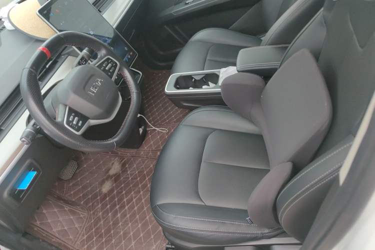 Used NETA V 2022 Long-Range Industry Custom Edition Left Front Seat
