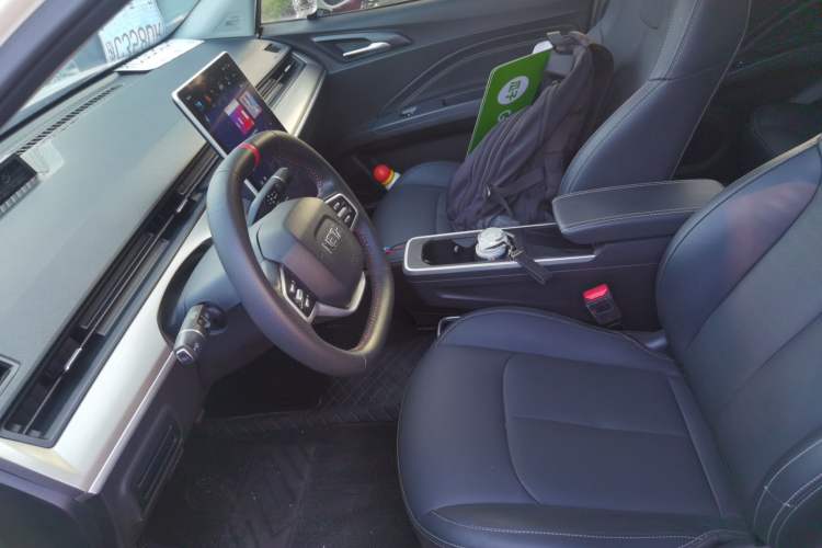 Used NETA V 2022 Pro Long-Range Smart Edition Left Front Seat