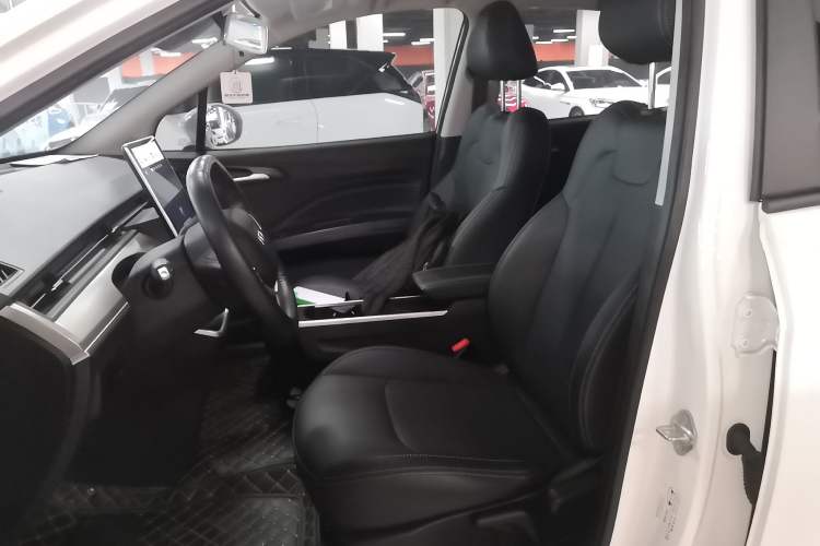 Used NETA V 2022 Pro Long-Range Smart Edition Left Front Seat