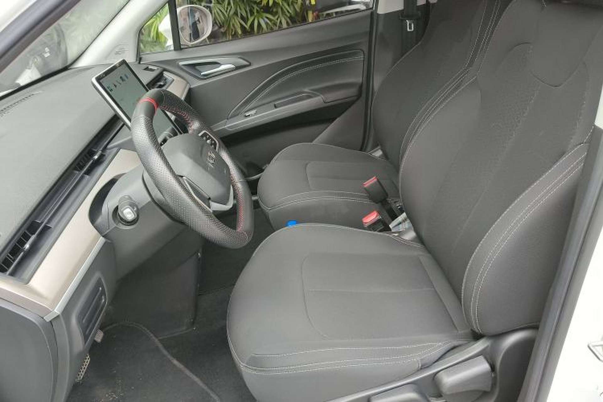 Used NETA V 2022 Chao 300 Lite Lithium Iron Phosphate Left Front Seat