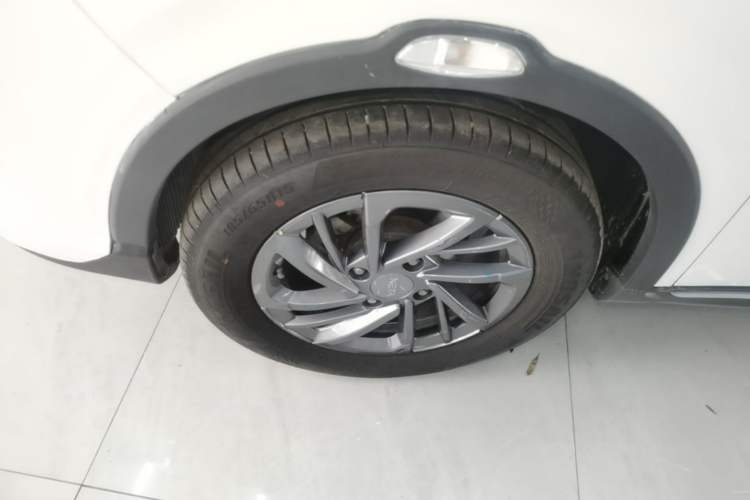 Used NETA V 2022 Chao 300 Lite Ternary Lithium Left Front Wheel Hub