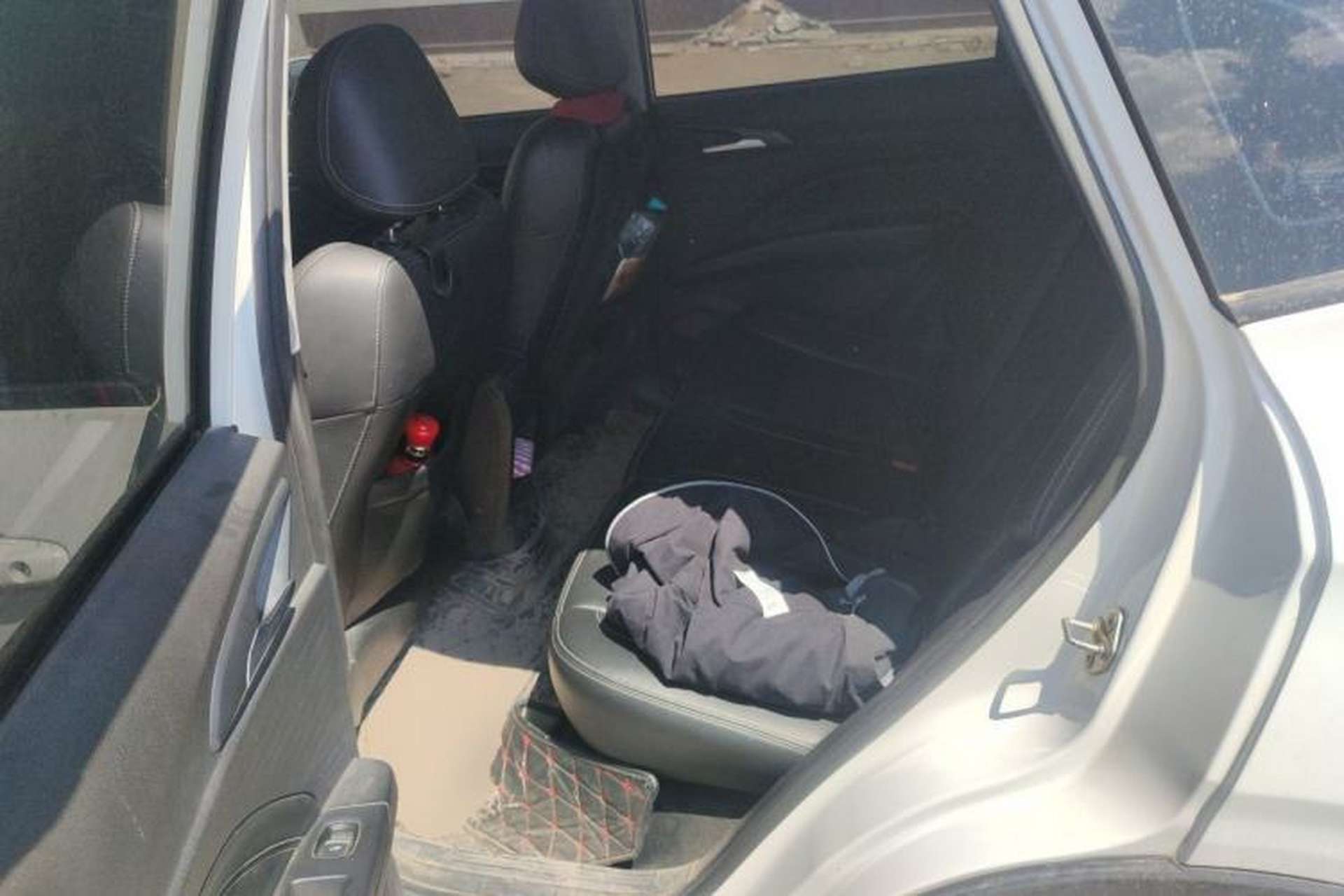 Used NETA V 2022 Pro Long-Range Smart Edition Left Rear Seat