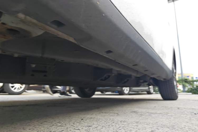 Used NETA V 2022 Standard Range Industry Custom Edition Left Side Sill