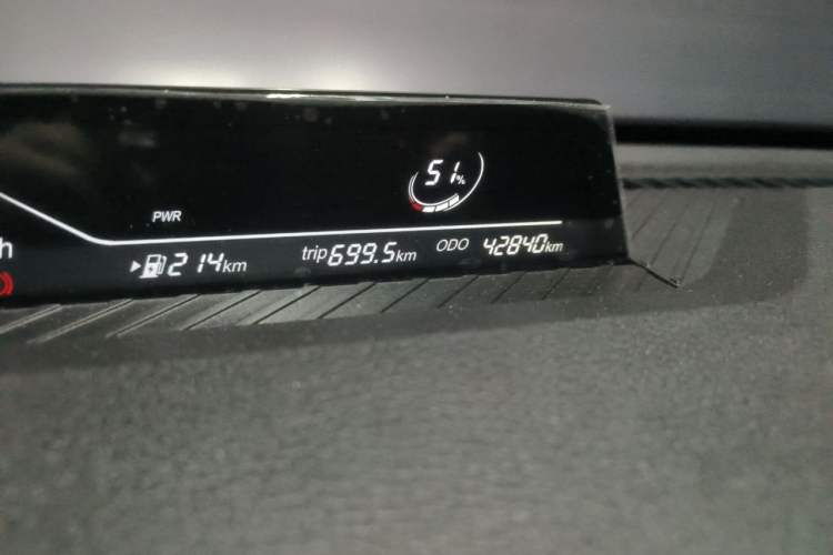 Used NETA V 2022 Chao 400 Odometer Close Up