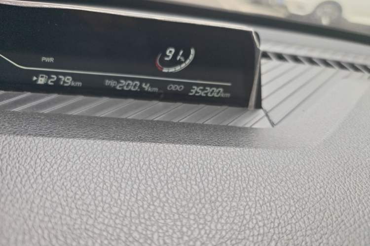 Used NETA V 2022 Chao 300 Lite Ternary Lithium Odometer Close Up