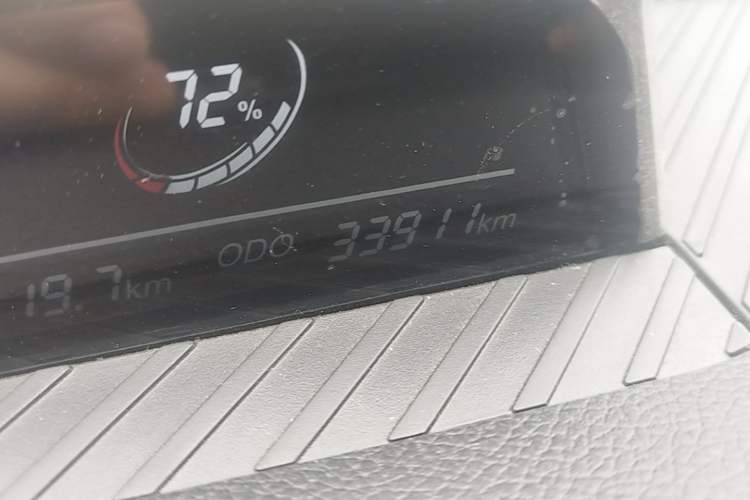 Used NETA V 2022 Pro Long-Range Smart Edition Odometer Close Up
