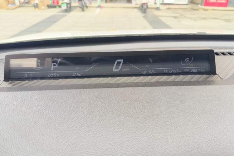 Used NETA V 2022 Chao 400 Lite Odometer Close Up