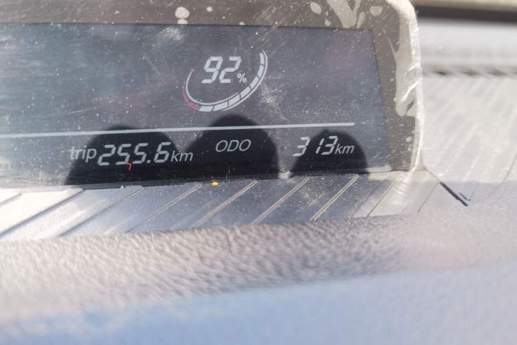 Used NETA V 2022 Chao 300 Lite Ternary Lithium Odometer Close Up