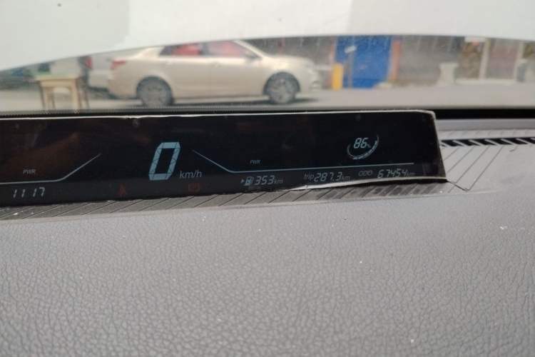 Used NETA V 2022 Pro Long-Range Smart Edition Odometer Close Up