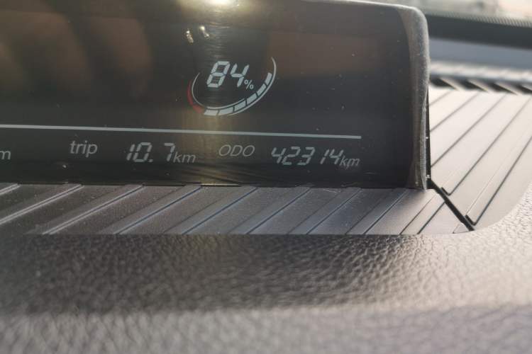 Used NETA V 2022 Chao 300 Lite Ternary Lithium Odometer Close Up