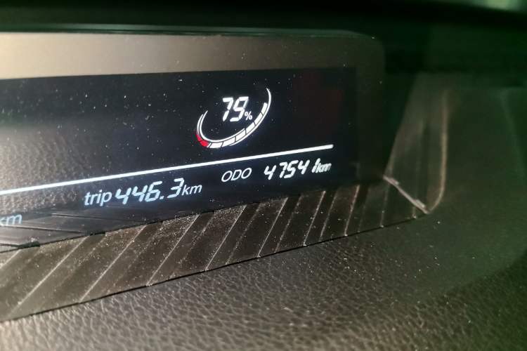 Used NETA V 2022 Chao 300 Lite Lithium Iron Phosphate Odometer Close Up