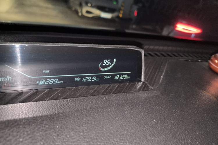 Used NETA V 2022 Chao 300 Lite Ternary Lithium Odometer Close Up