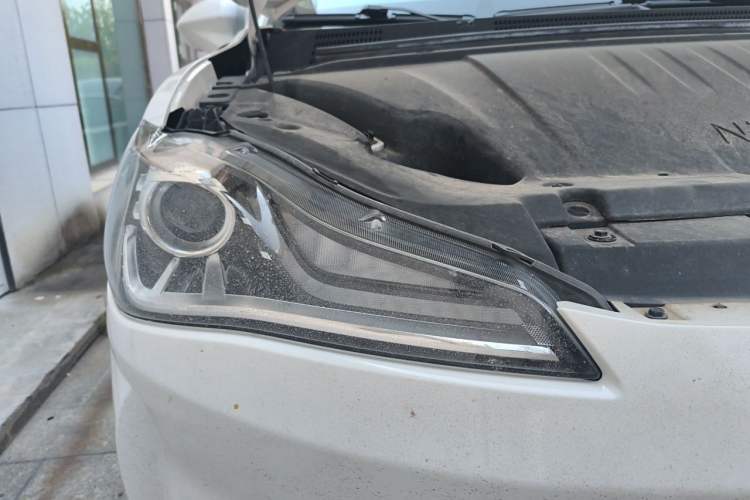 Used NETA V 2022 Chao 400 Lite Right Front Headlight