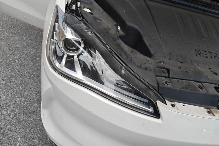 Used NETA V 2022 Chao 400 Lite Right Front Headlight