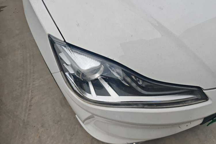 Used NETA V 2022 Chao 400 Lite Right Front Headlight