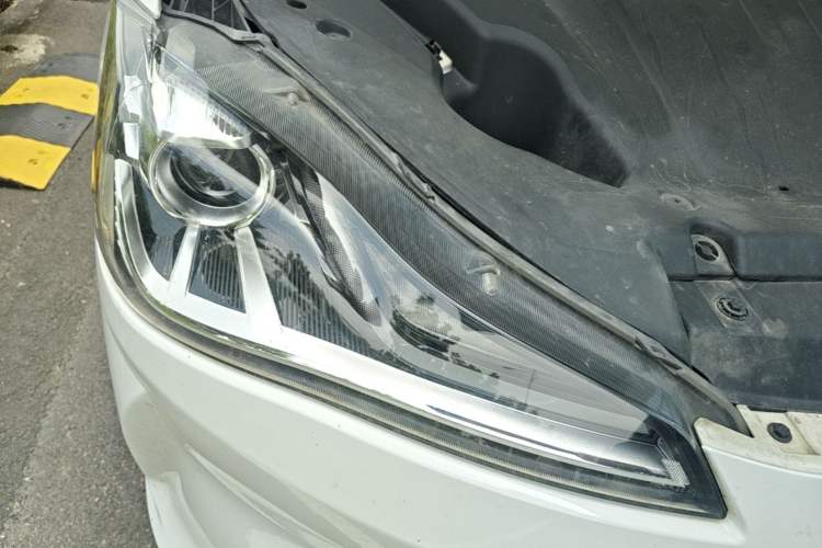 Used NETA V 2022 Chao 400 Lite Right Front Headlight