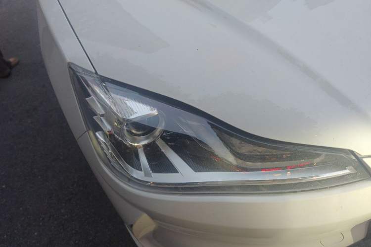 Used NETA V 2022 Long-Range Industry Custom Edition Right Front Headlight
