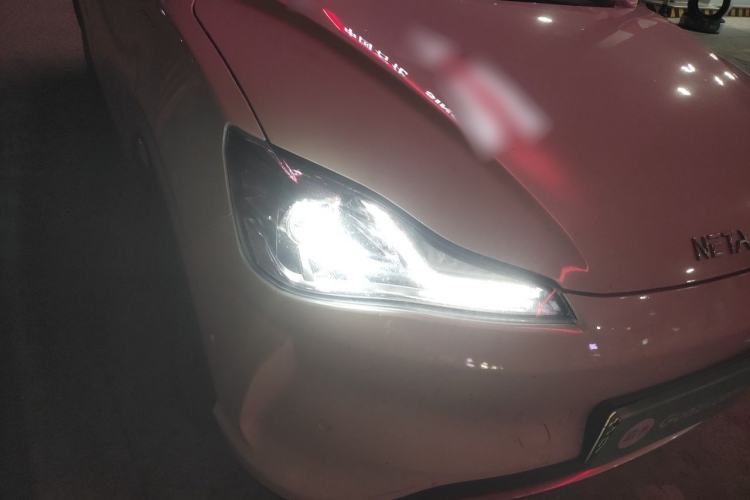 Used NETA V 2022 Chao 400 Right Front Headlight
