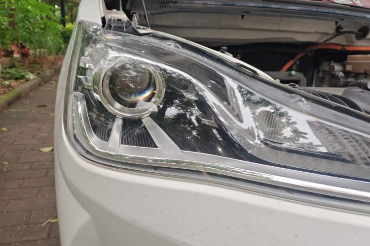 Used NETA V 2022 Chao 400 Lite Right Front Headlight