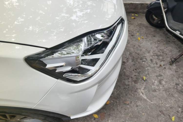 Used NETA V 2022 Chao 400 Lite Right Front Headlight