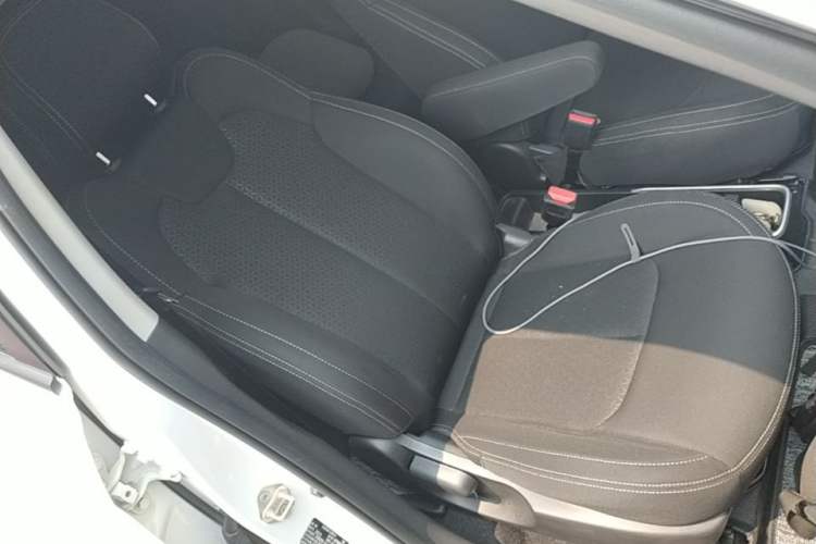 Used NETA V 2022 Standard Range Industry Custom Edition Right Front Seat