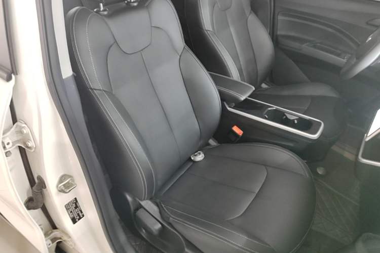 Used NETA V 2022 Chao 400 Lite Right Front Seat
