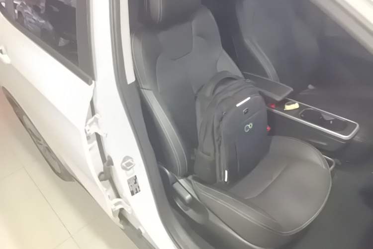 Used NETA V 2022 Chao 400 Lite Right Front Seat