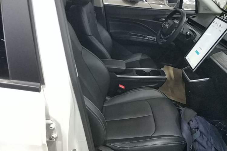 Used NETA V 2022 Chao 400 Lite Right Front Seat