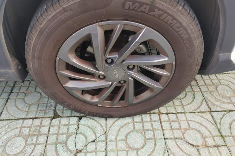 Used NETA V 2022 Chao 300 Lite Ternary Lithium Right Front Wheel Hub