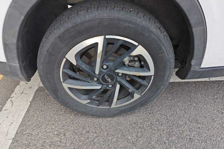 Used NETA V 2022 Long-Range Industry Custom Edition Right Rear Wheel Hub
