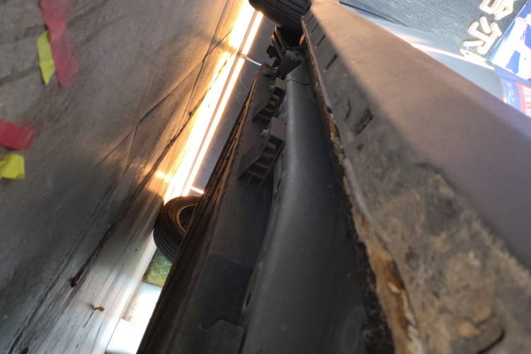 Used NETA V 2022 Chao 300 Lite Lithium Iron Phosphate Right Side Sill