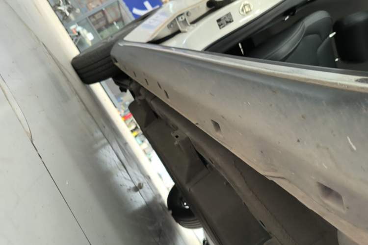Used NETA V 2022 Chao 400 Lite Right Side Sill