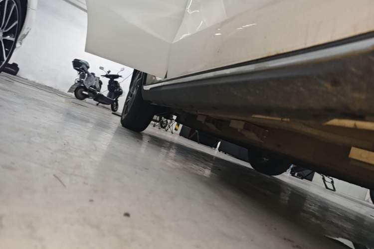 Used NETA V 2022 Chao 300 Industry Custom Edition Right Side Sill