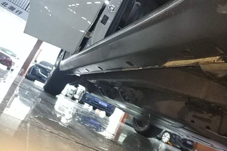 Used NETA V 2022 Pro Long-Range Smart Edition Right Side Sill