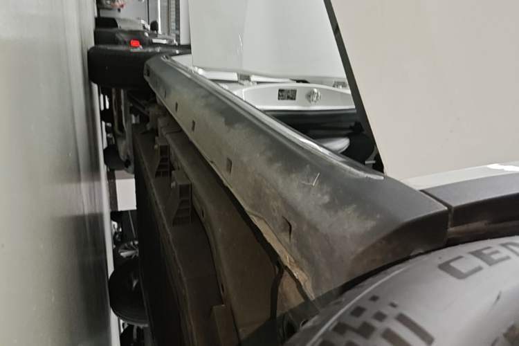 Used NETA V 2022 Chao 300 Lite Lithium Iron Phosphate Right Side Sill