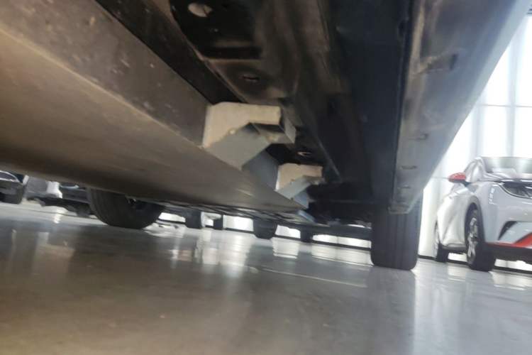 Used NETA V 2022 Chao 400 Lite Right Side Sill