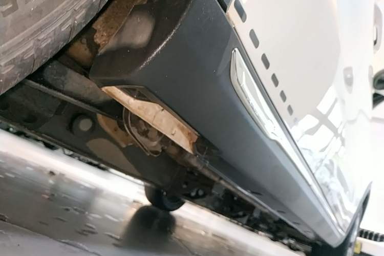 Used NETA V 2022 Chao 400 Lite Right Side Sill