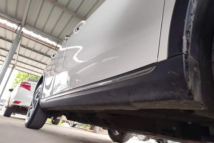 Used NETA V 2022 Chao 300 Lite Ternary Lithium Right Side Sill